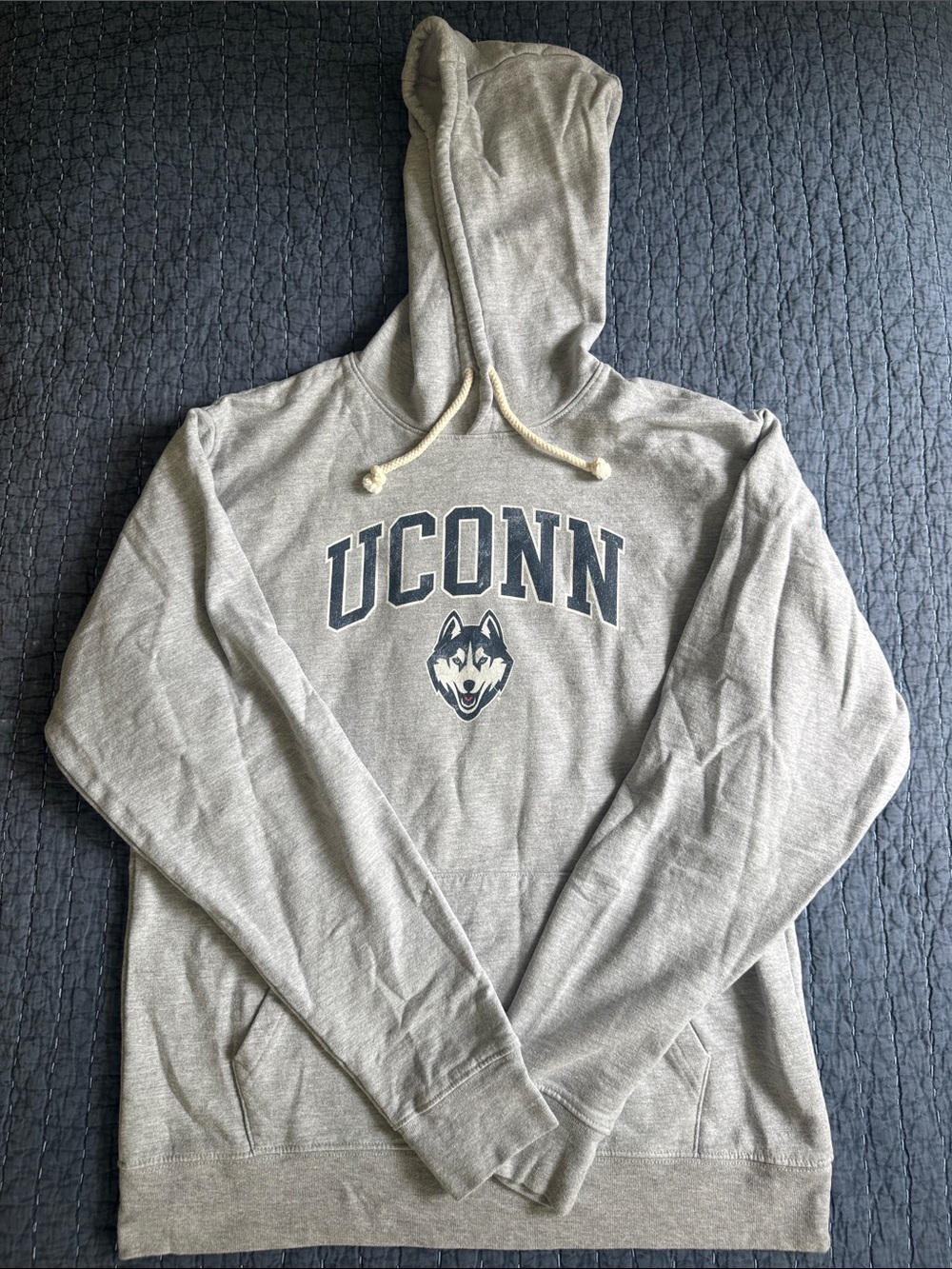 UConn Men’s Grey Hoodie Size Large